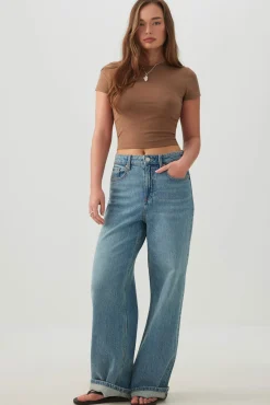 Basicore™ Fitted Crop T-Shirt