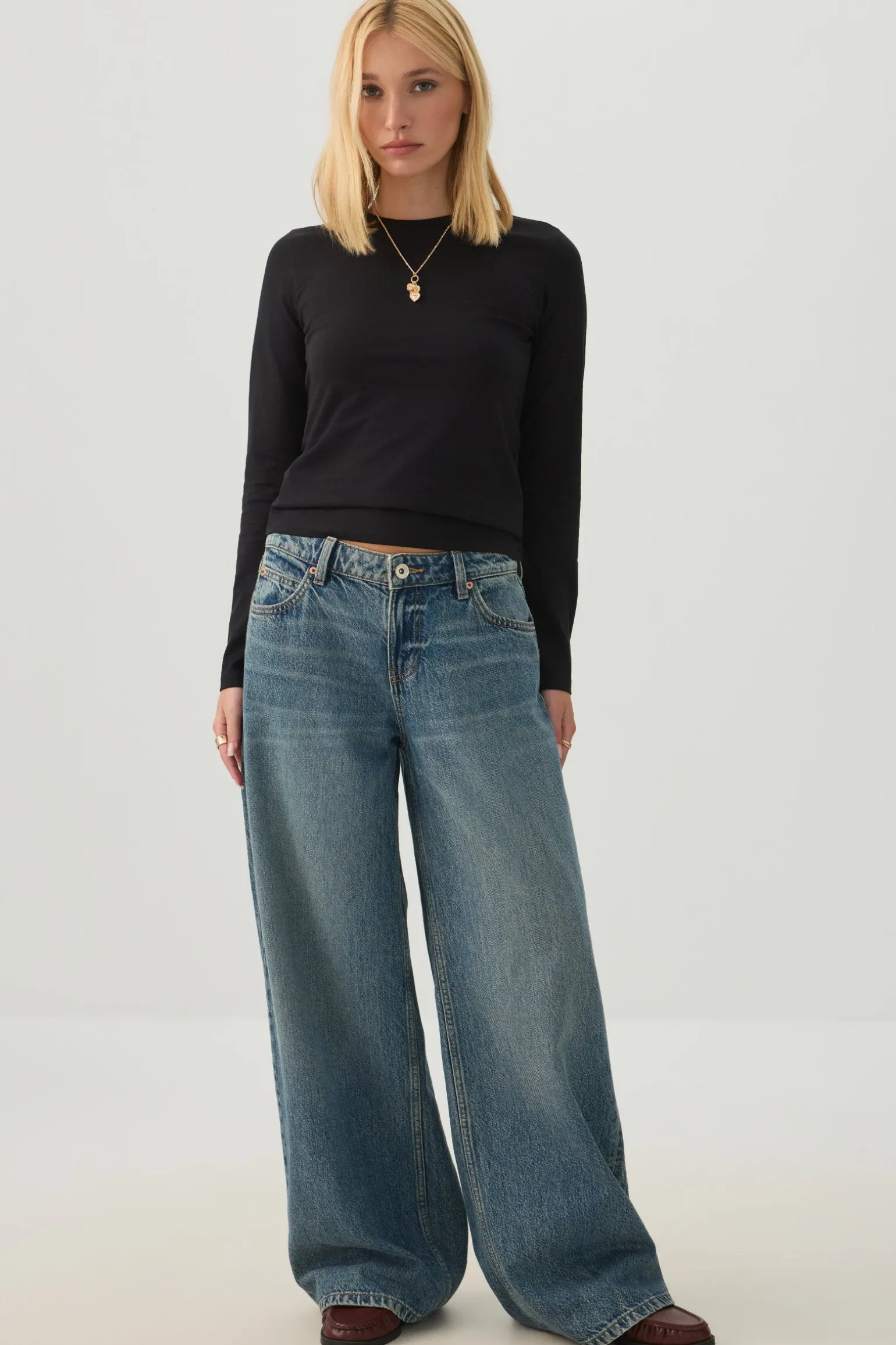 Basicore™ Fitted Long Sleeve T-Shirt