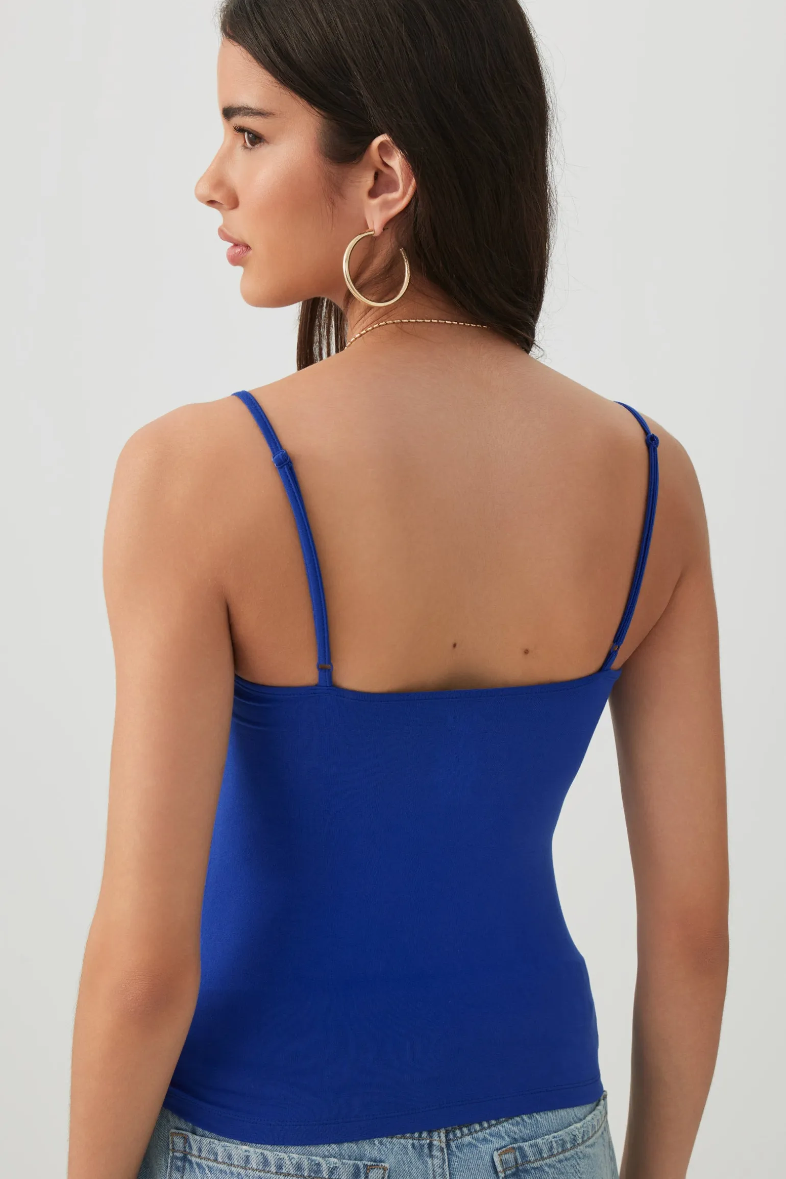 Basic Scoop Neck Crop Tank Top