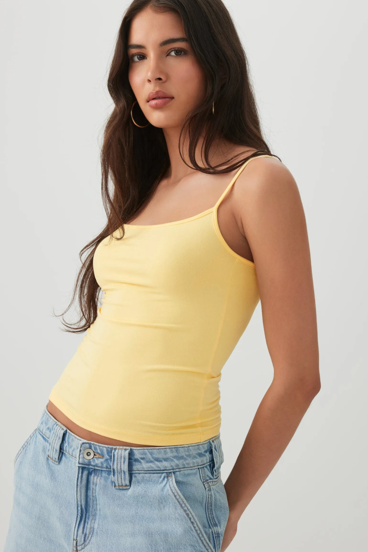 Basic Scoop Neck Crop Tank Top