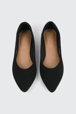 Classic Pointy Flats