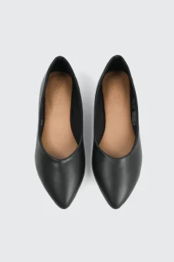 Classic Pointy Flats