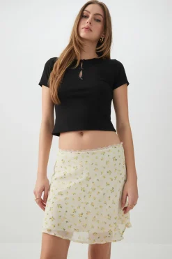 Cropped Ribbed Tee with Bows