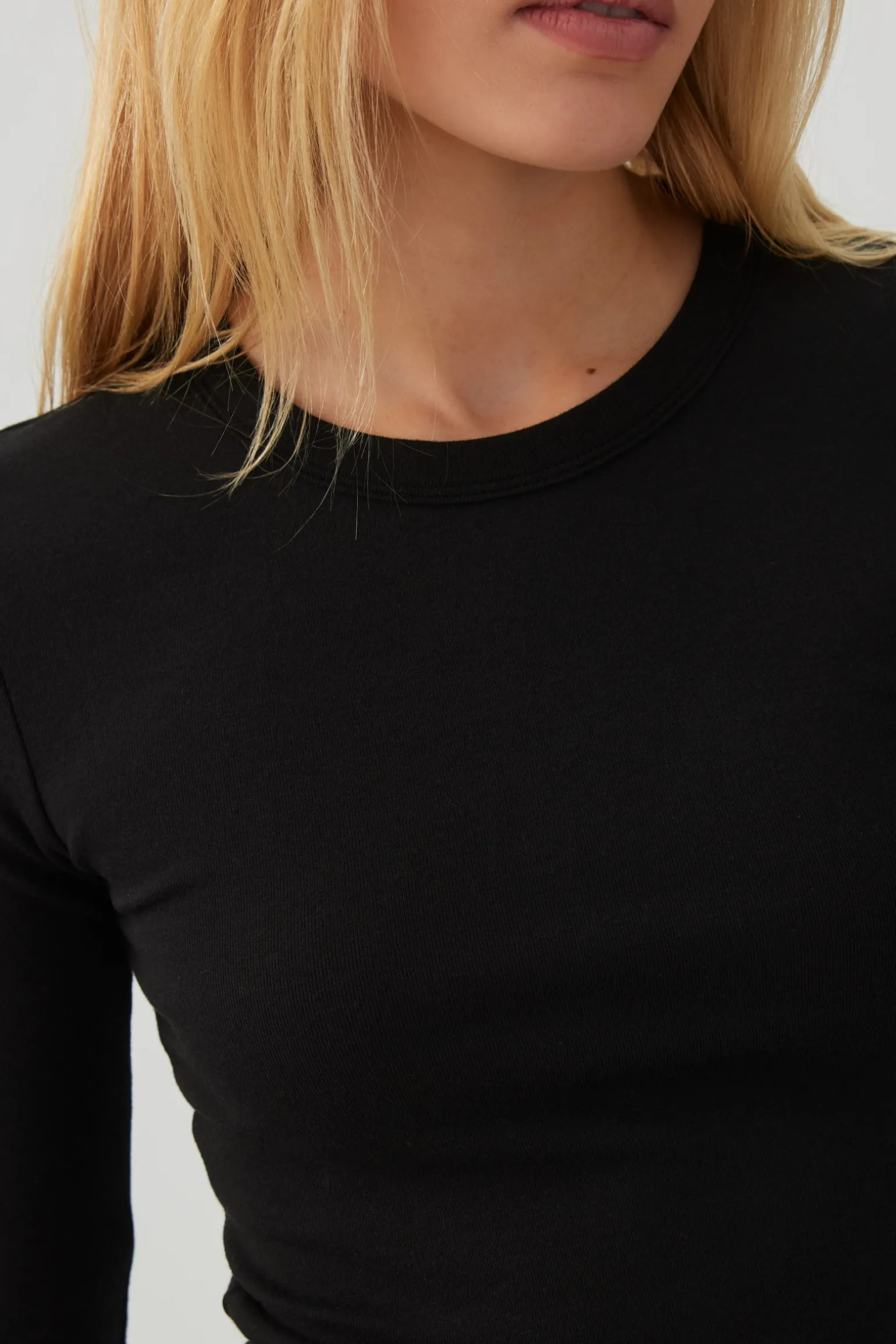 Cropped Rib Crew Top