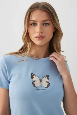 Fitted Graphic T-Shirt