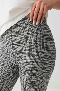Flare Pintuck Leggings