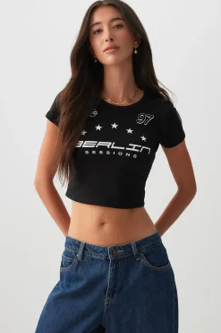 Graphic Ultra Crop T-Shirt