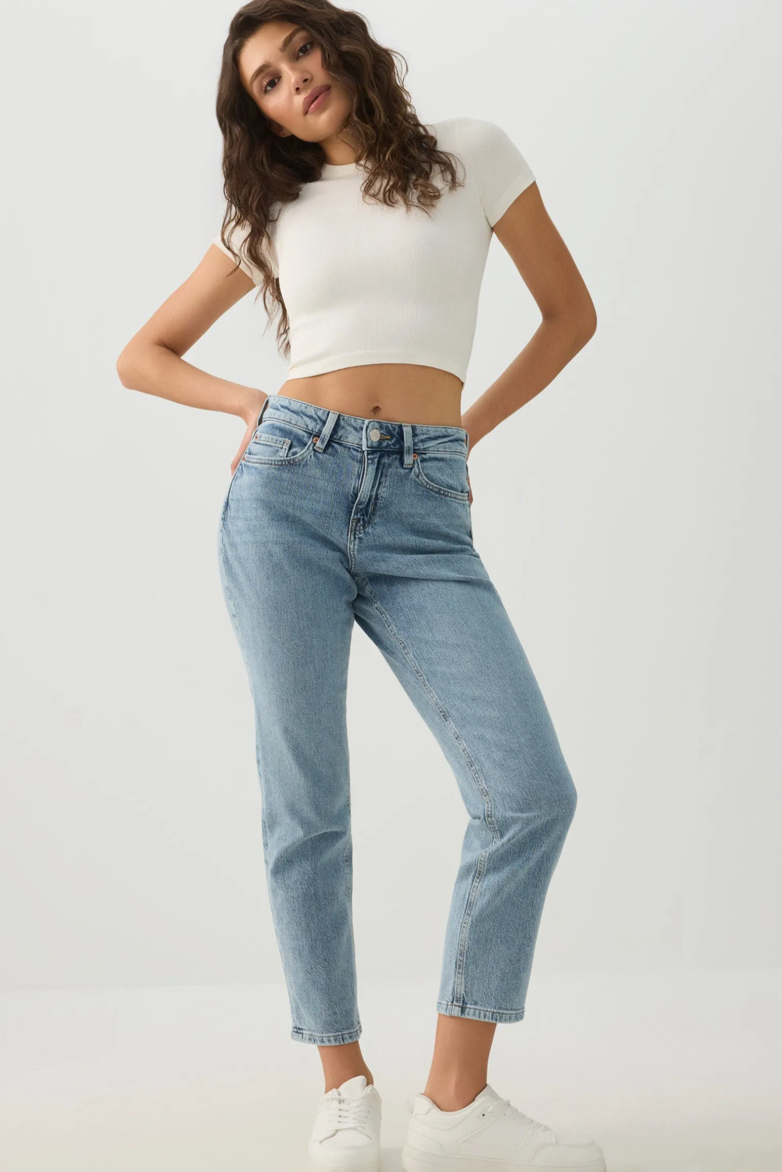 High Rise Slim Straight Jeans