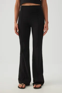Knit Flare Leggings with Pintuck