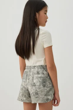 Knit Shorts with Back Pocket