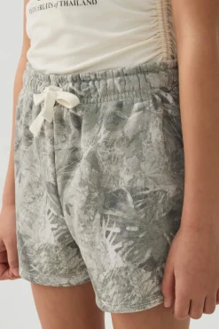 Knit Shorts with Back Pocket