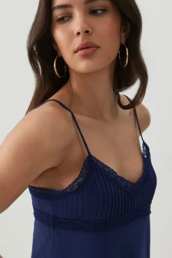 Lace Trim Cropped Tank Top