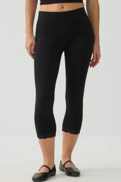 Lace Trim 3/4 Leggings