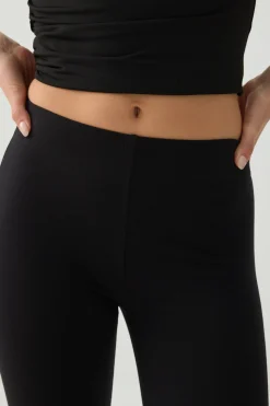Lace Trim 3/4 Leggings