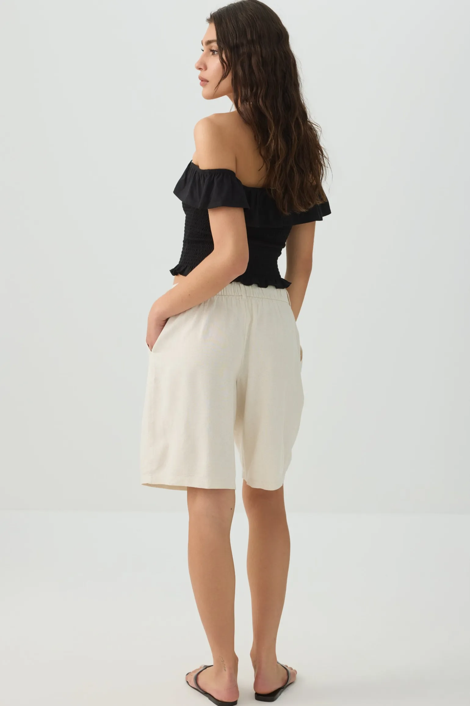 Linen Blend Mid Rise Bermuda Shorts