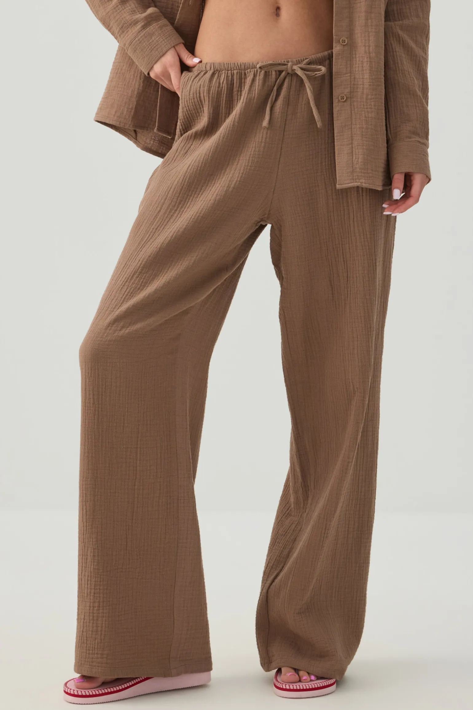 Mid Rise Pull On Wide Leg Pant