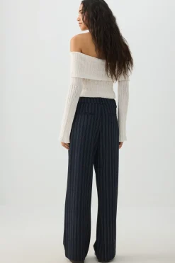Pleated Pull On Wide Leg Trouser