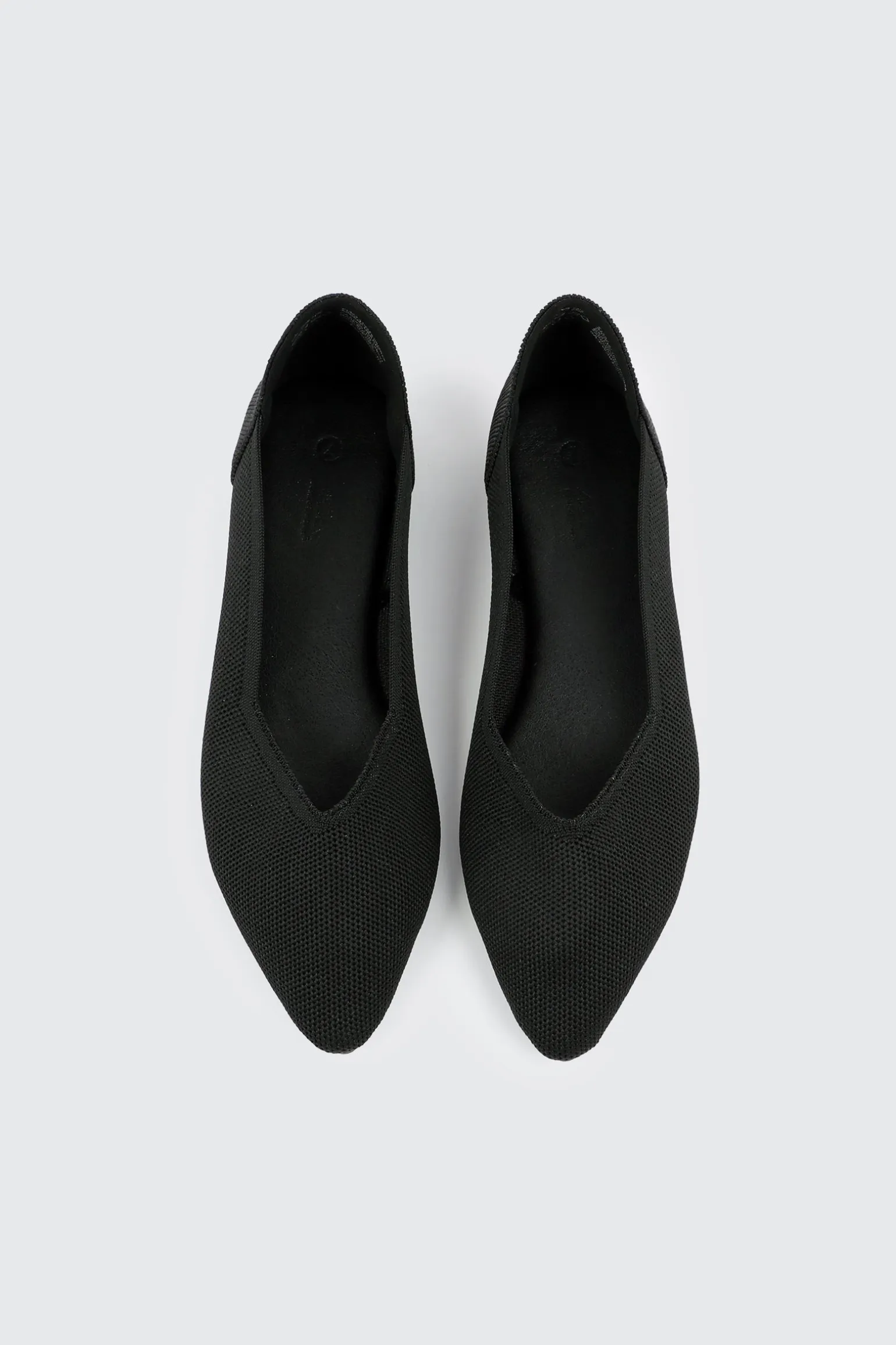 Pointed Toe Knit Flats