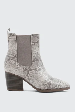 Pointy Toe Chelsea Boots