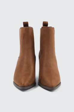 Pointy Toe Chelsea Boots