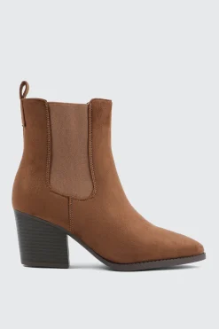 Pointy Toe Chelsea Boots
