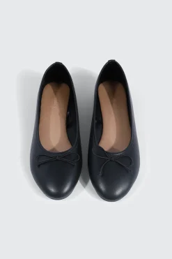 Round Toe Ballet Flats with Bow