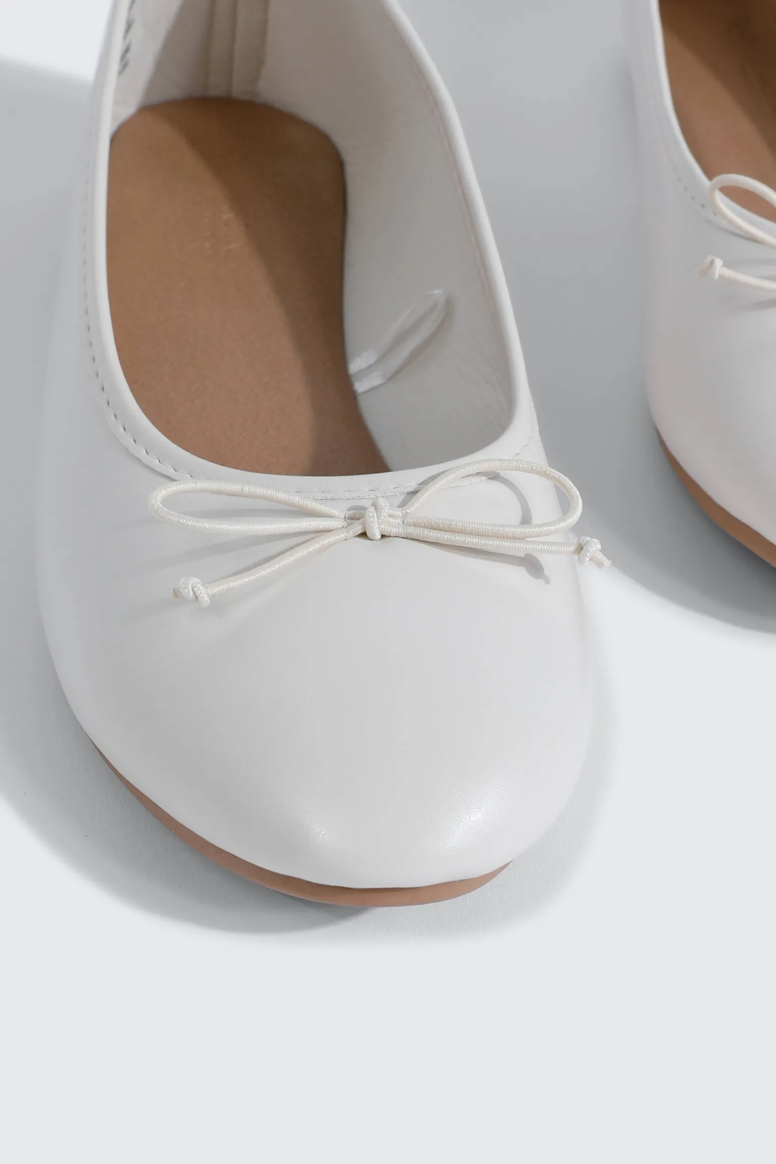 Round Toe Ballet Flats with Bow