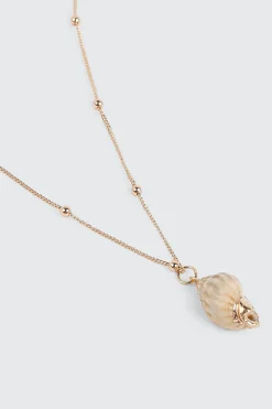 Shell Pendant Necklace