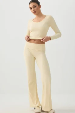 Stretch Rib Scoop Neck Long Sleeve Top