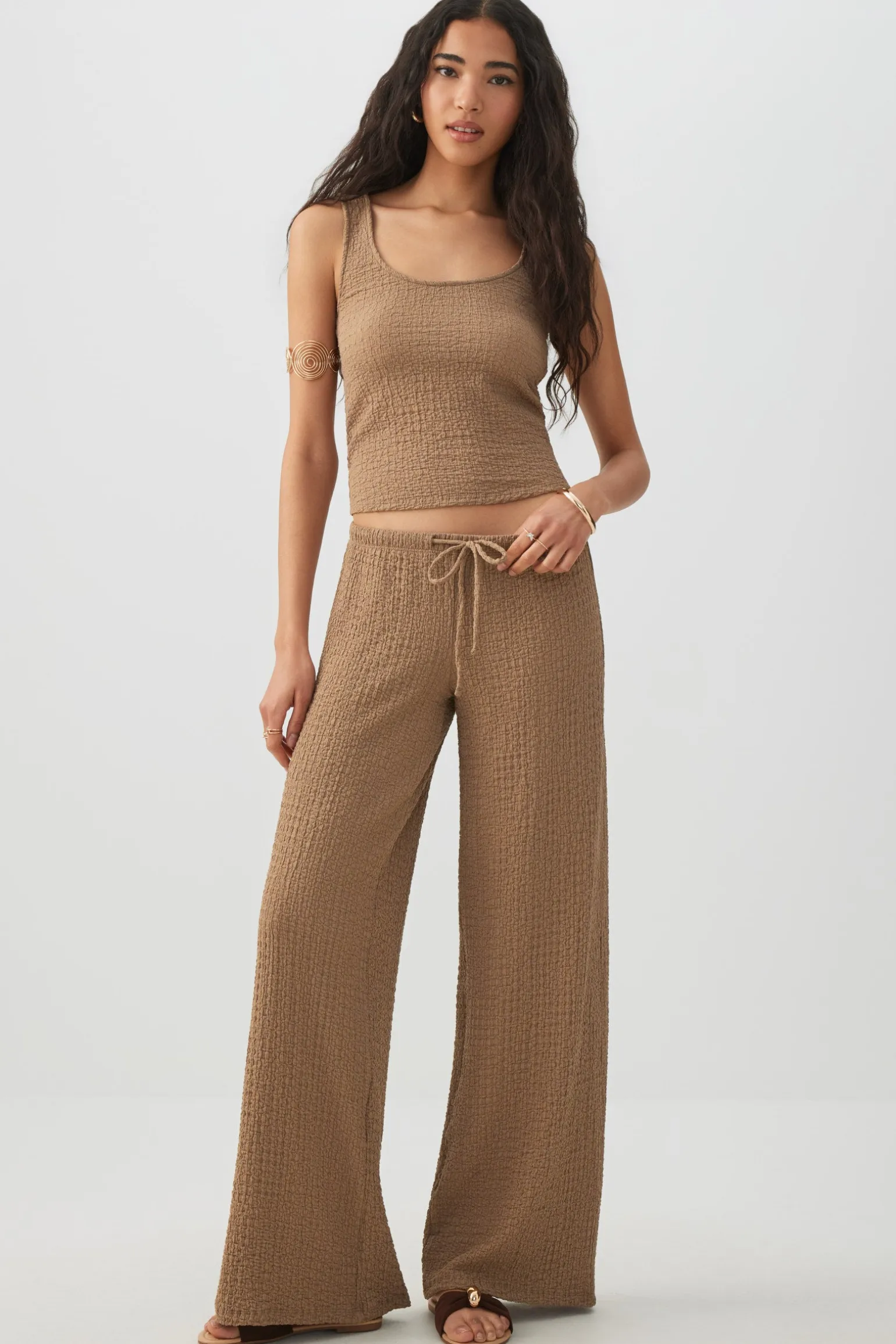 Textured Scoop Neck Tank Top
