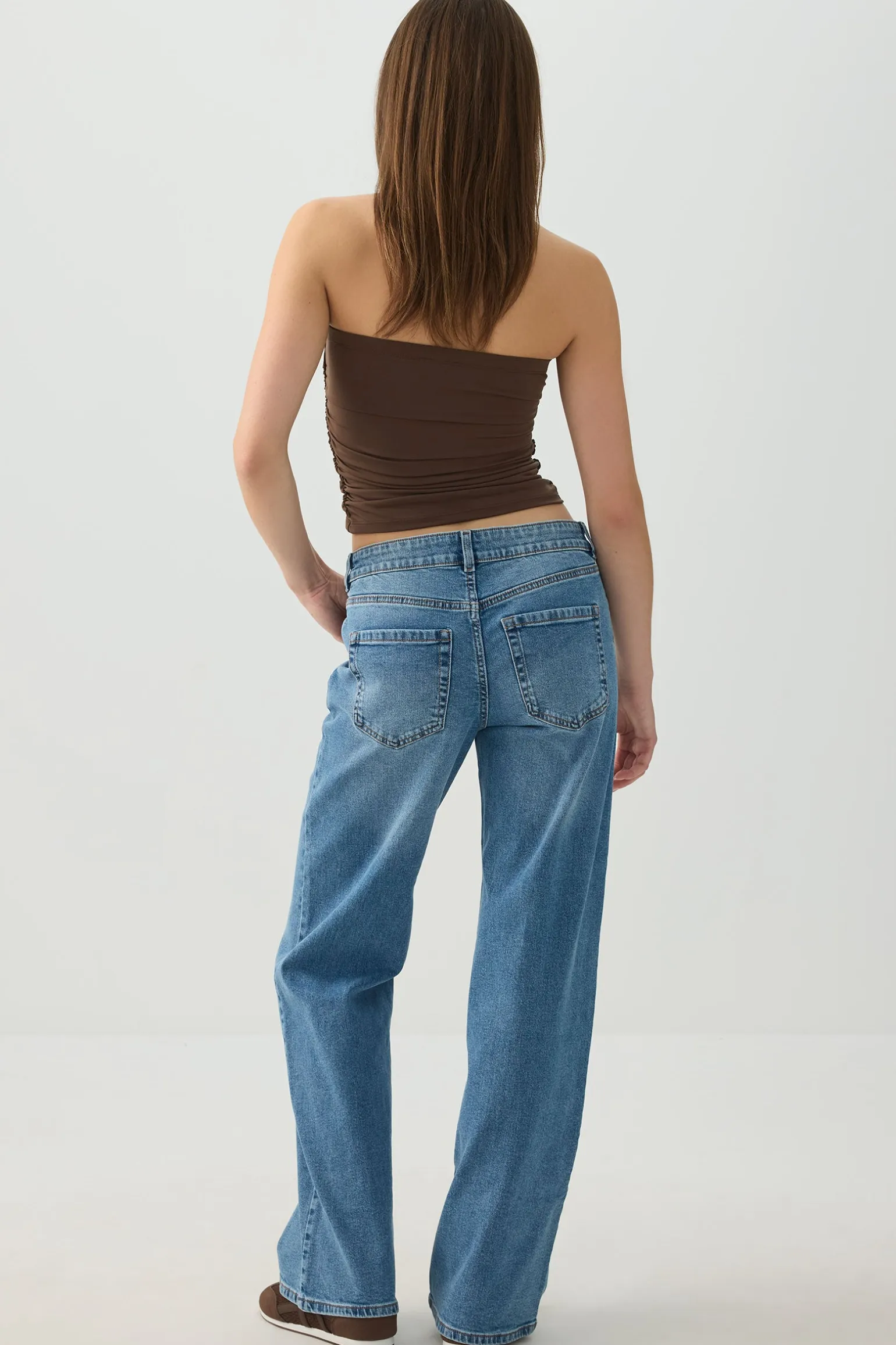 The Era Mid Rise Straight Jean