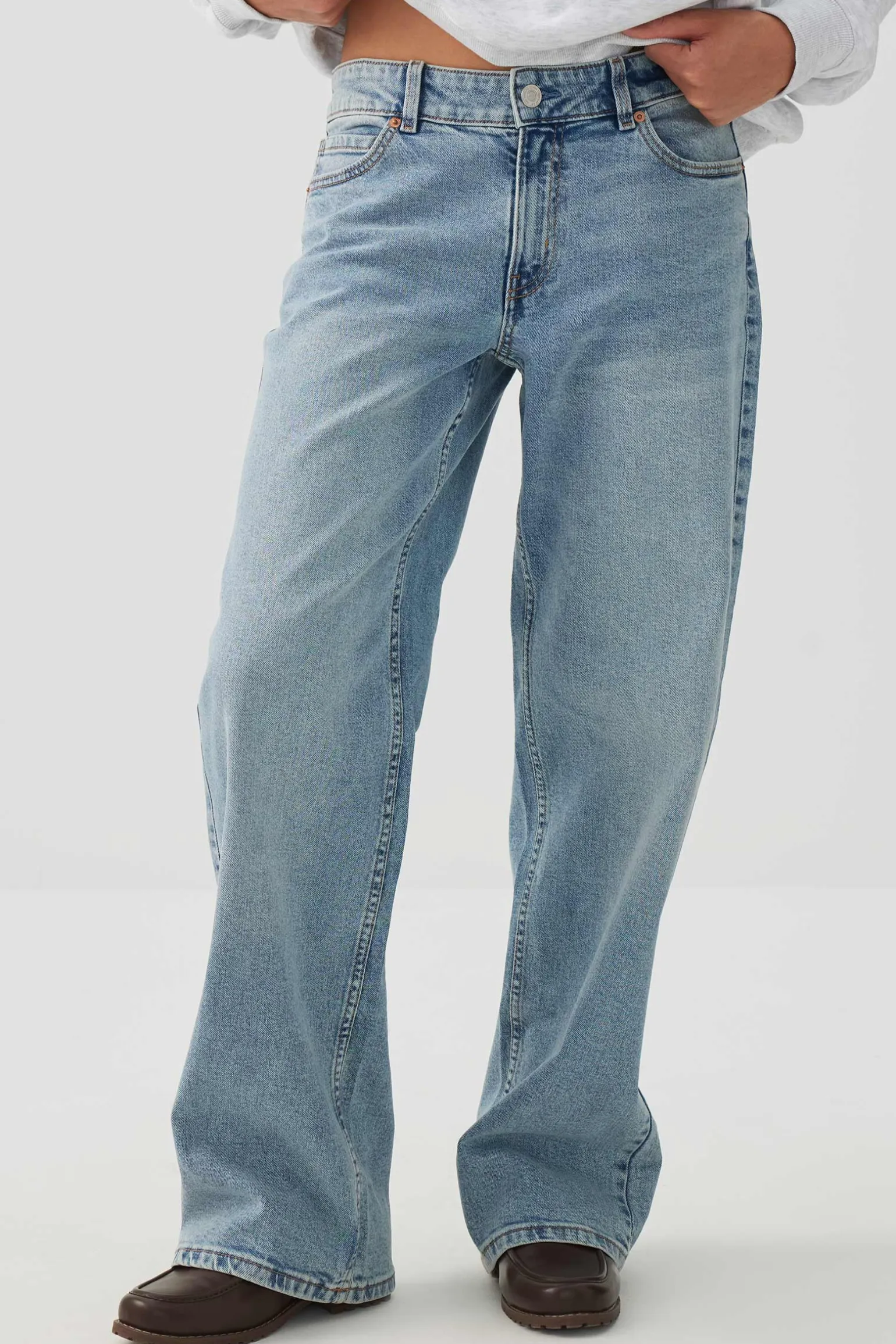 The Era Mid Rise Straight Jean