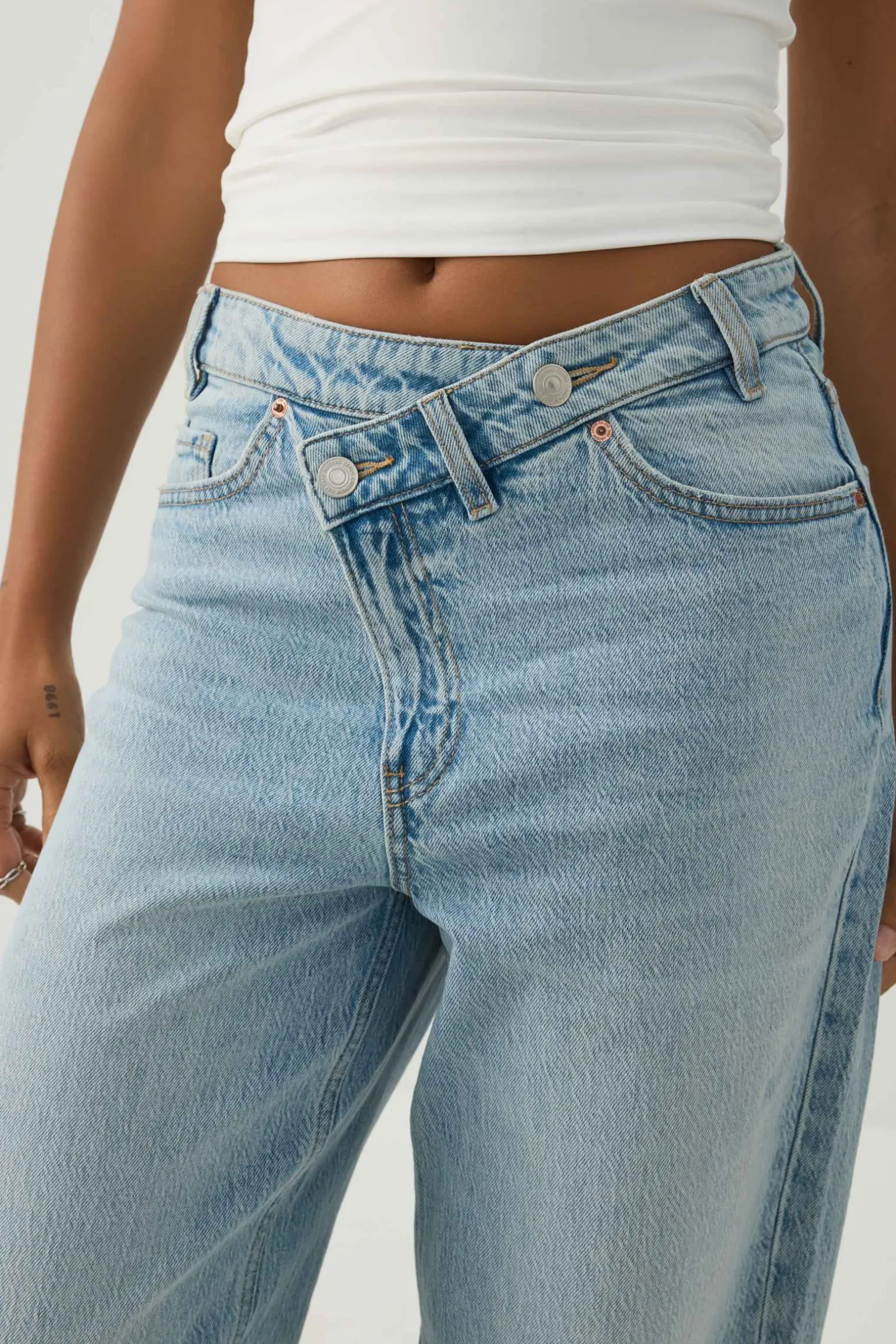 The Legacy Fit Crossover Waist Wide Leg Jean