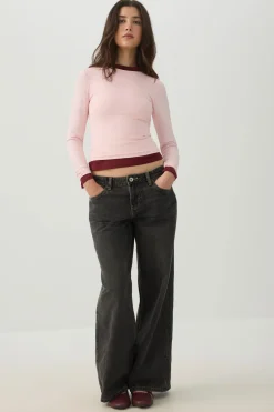The Off-Duty Fit Low Rise Wide Leg Jean