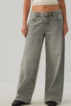 The Off-Duty Fit Low Rise Wide Leg Jean
