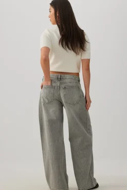 The Off-Duty Fit Low Rise Wide Leg Jean