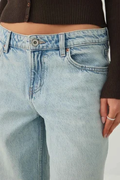 The Off-Duty Fit Low Rise Wide Leg Jean