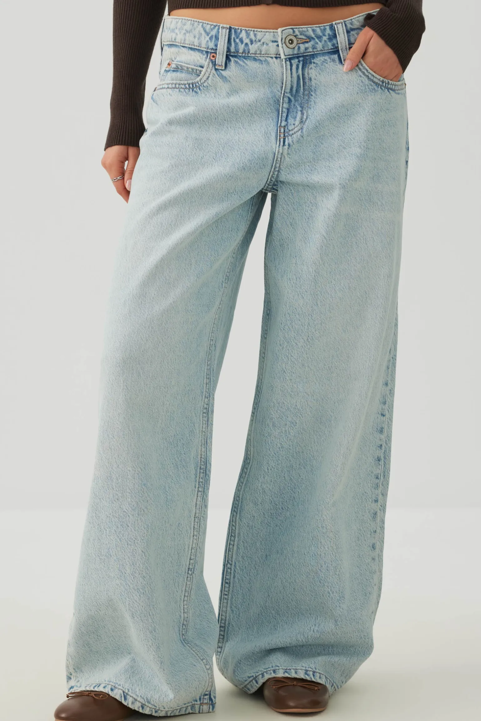 The Off-Duty Fit Low Rise Wide Leg Jean