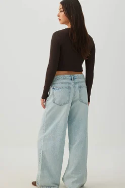 The Off-Duty Fit Low Rise Wide Leg Jean