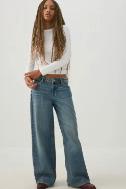 The Off-Duty Fit Low Rise Wide Leg Jean