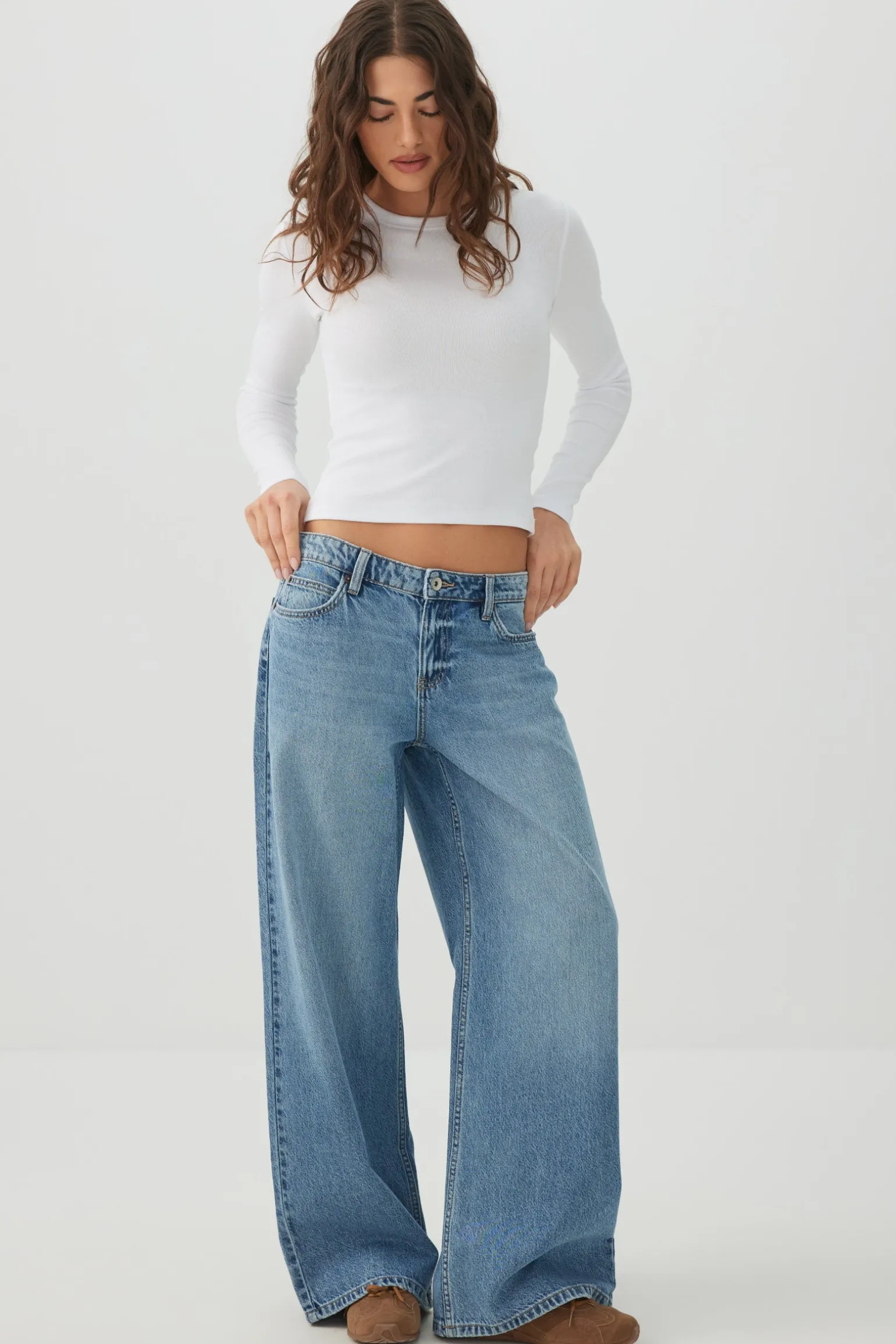 The Off-Duty Low Rise Wide Leg Jean