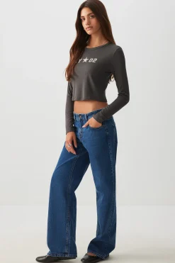 Ultra Crop Graphic Long Sleeve T-Shirt