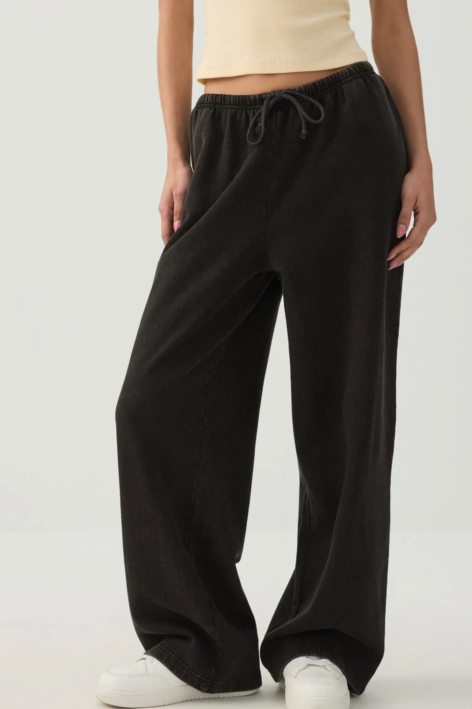 Washed Wide Leg Sweatpant