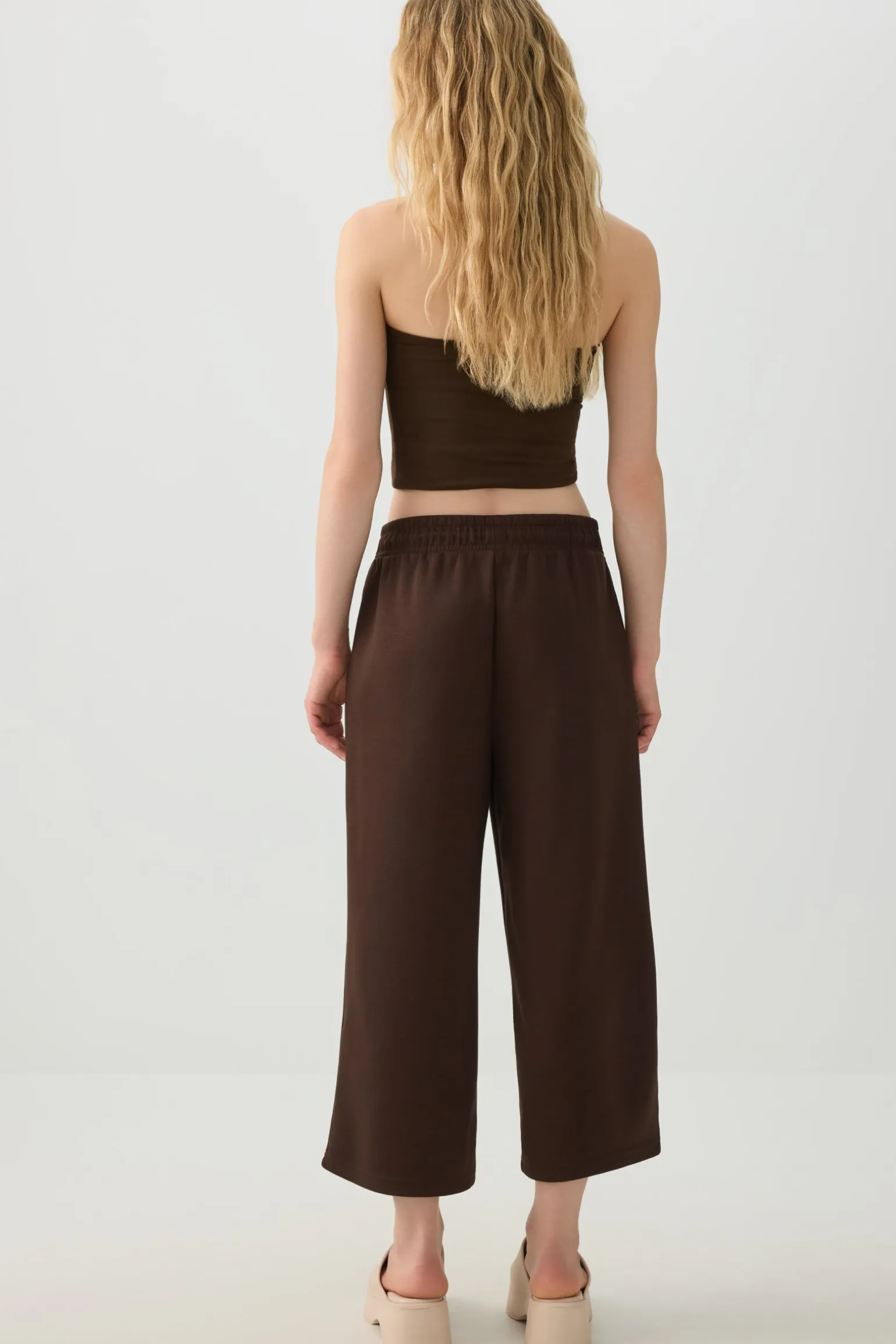 Wide Leg Pull On Capris